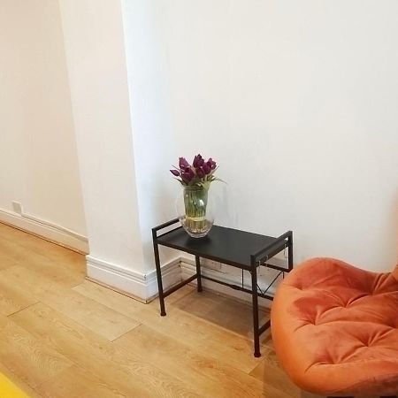 Blossom Apartment With Garden Londres Exterior foto